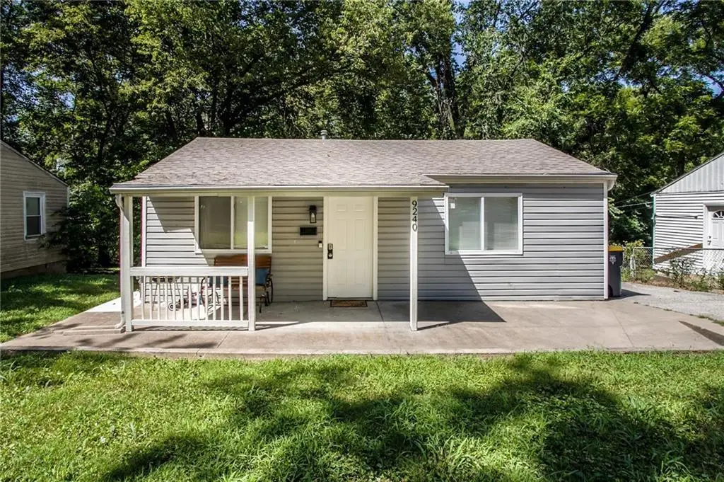 9240 Mcgee Street, Kansas City, MO 64114 - #1