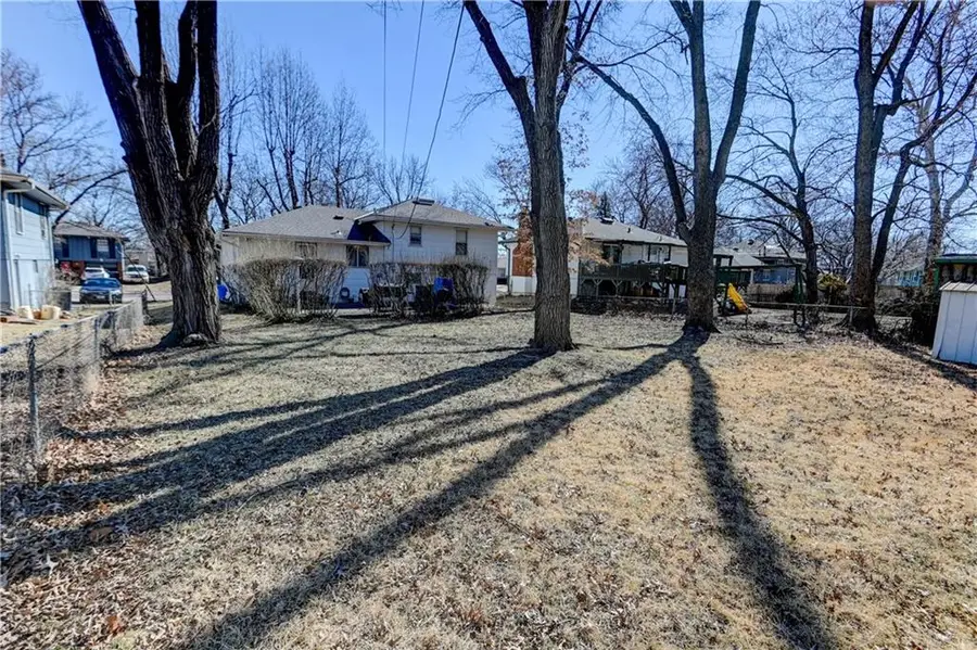 11804 Fuller Avenue, Kansas City, MO 64134 - #2