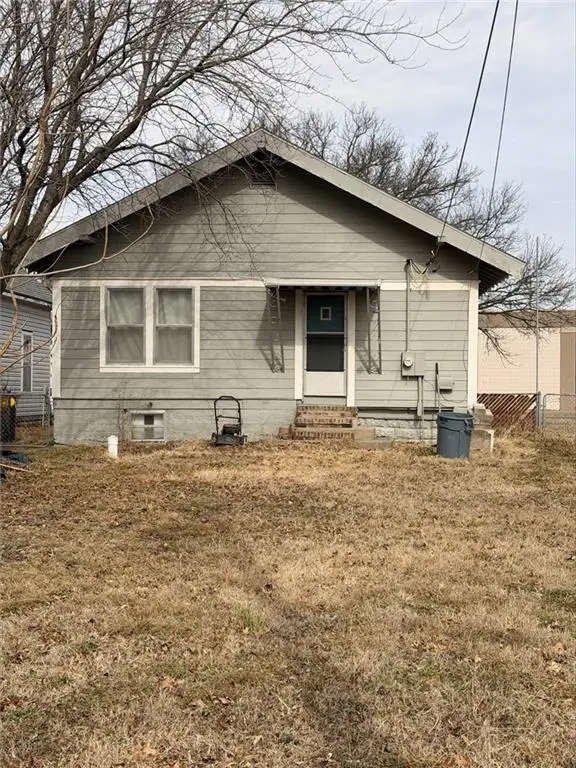 103 W Kansas Street, Pittsburg, KS 66762 - #2