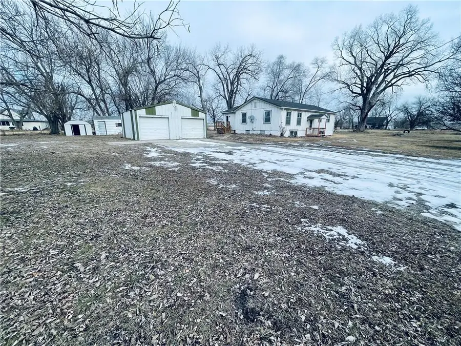 4722 Prairie Avenue, Shawnee, KS 66226 - #3