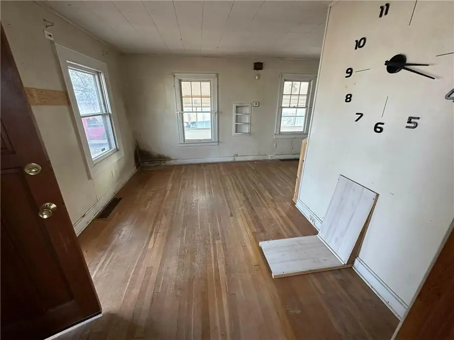 5034 N Chelsea Avenue, Kansas City, MO 64119 - #3