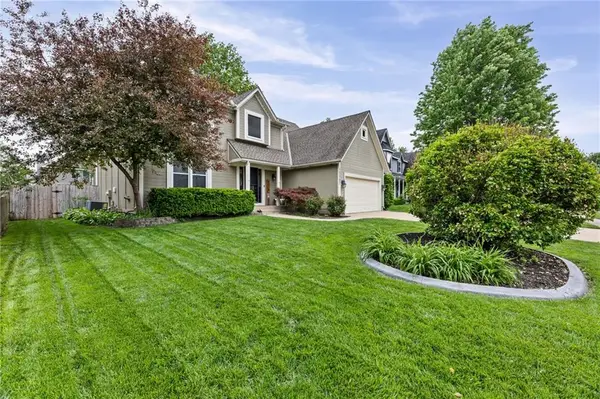 15567 S Apache Circle, Olathe, KS 66062