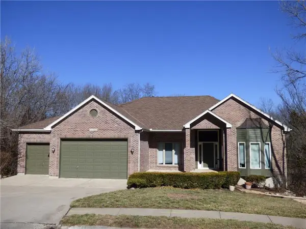 22804 E 29th St Lane Court, Blue Springs, MO 64015