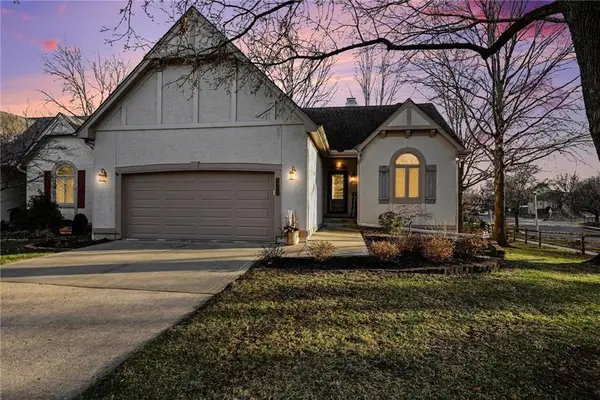 7865 W 118th Terrace, Overland Park, KS 66210