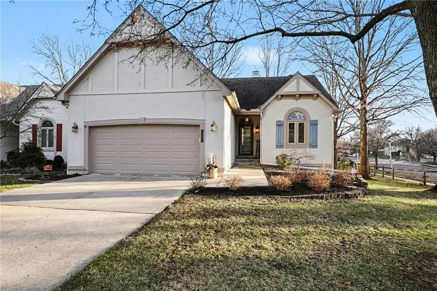 7865 W 118th Terrace, Overland Park, KS 66210 - #2