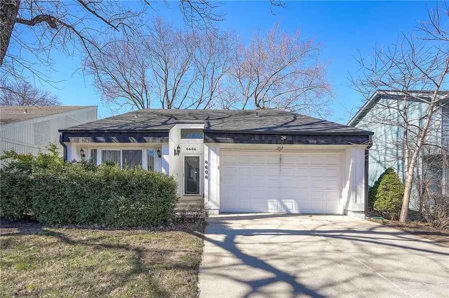 6606 Earnshaw Street, Shawnee, KS 66216 - #2