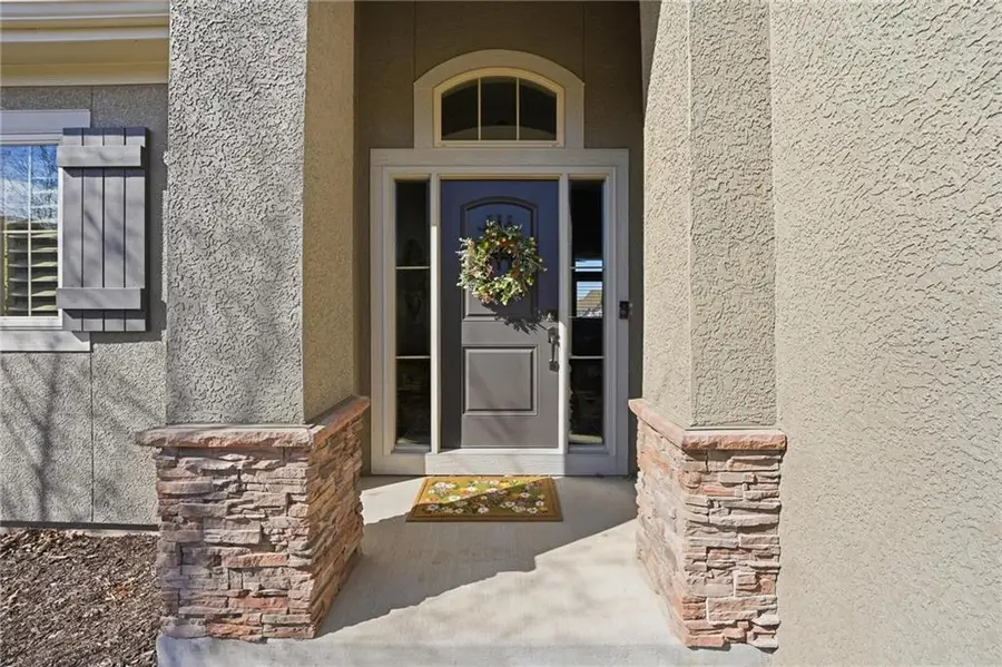 15516 Stearns Street, Overland Park, KS 66221 - #3