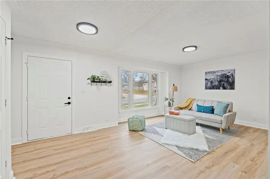 13801 Lowell Avenue, Grandview, MO 64030 - #3