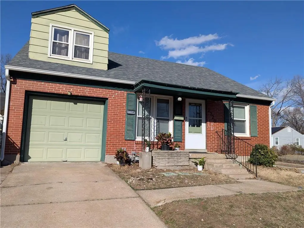 3320 E 71st Terrace, Kansas City, MO 64132 - #1