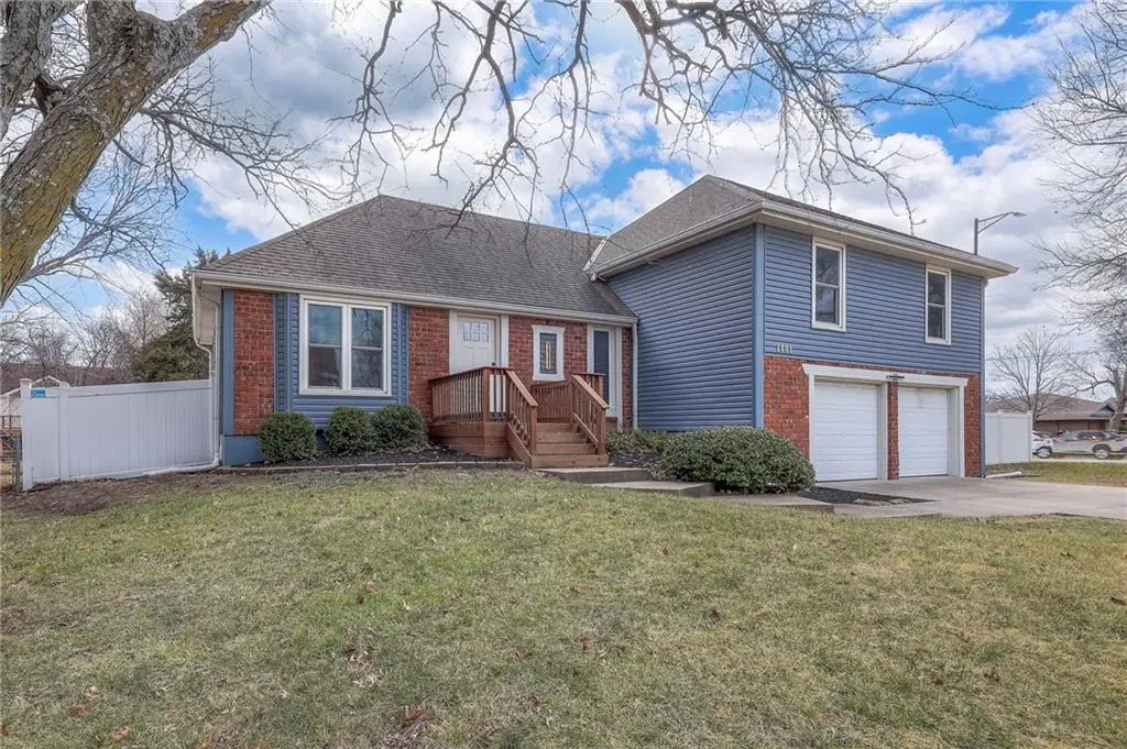 1401 E Sunvale Terrace, Olathe, KS 66062 - #1