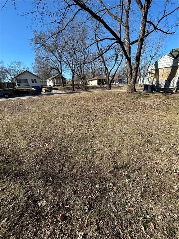 7141 Agnes Avenue, Kansas City, MO 64132