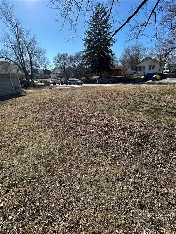 7141 Agnes Avenue, Kansas City, MO 64132 - #2