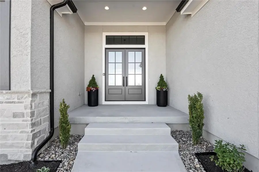 7942 Millridge Street, Shawnee, KS 66220 - #2