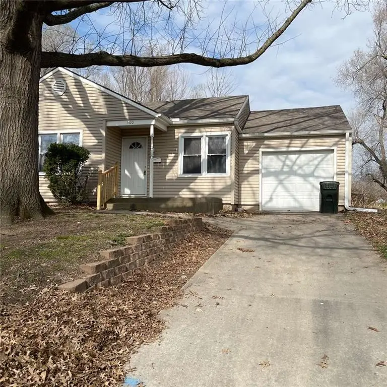300 9th Street, Warrensburg, MO 64093 - #3
