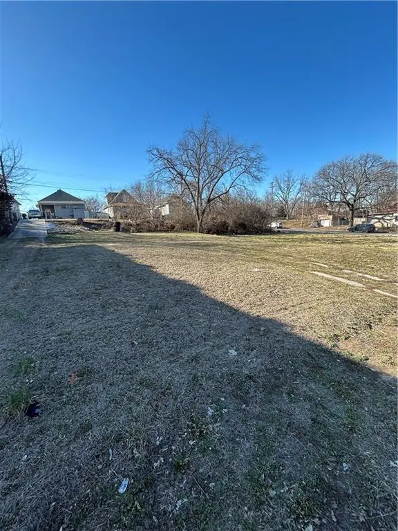 2332 Lister Avenue, Kansas City, MO 64127 - #3