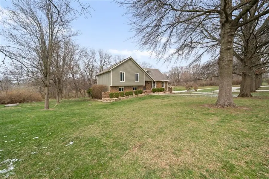 8920 Lochkirk Drive, Lees Summit, MO 64064 - #2