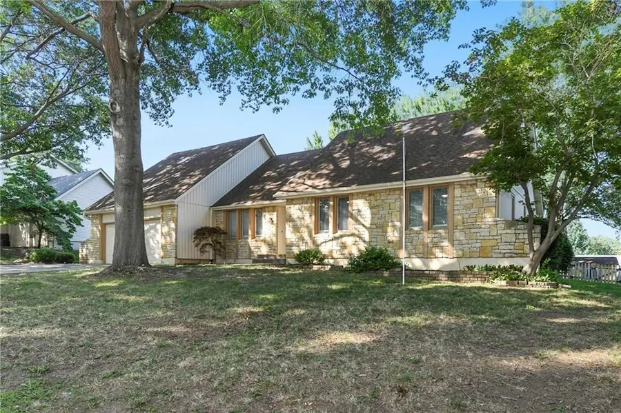 1912 NW Manor Drive, Blue Springs, MO 64014 - #2