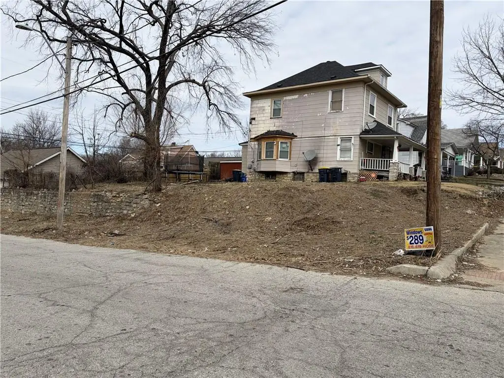 2744 Spruce Avenue, Kansas City, MO 64128 - #1