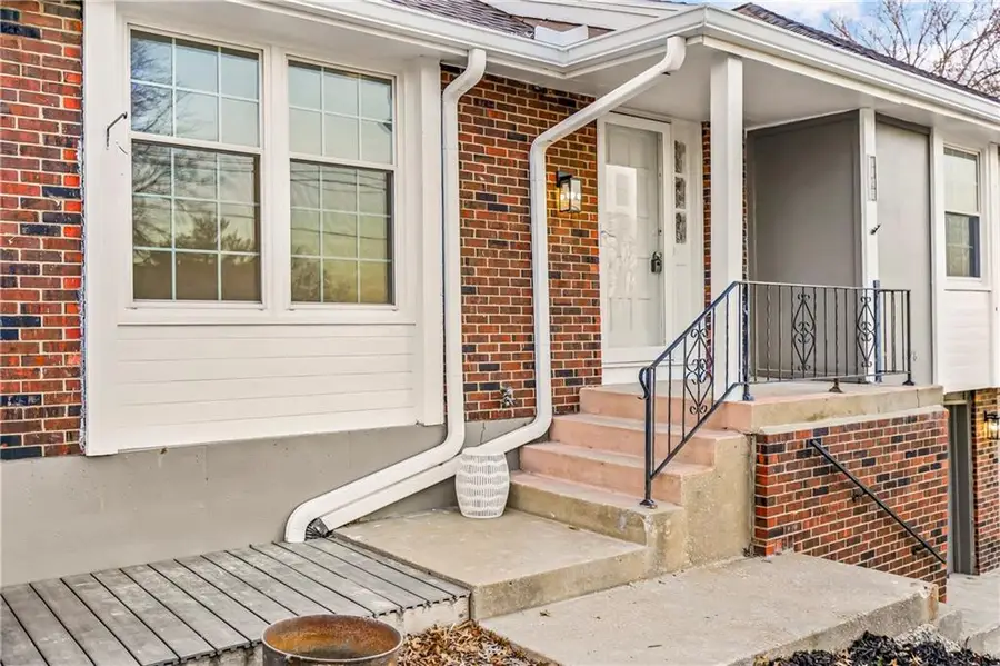 7828 Westridge Road, Raytown, MO 64138 - #2