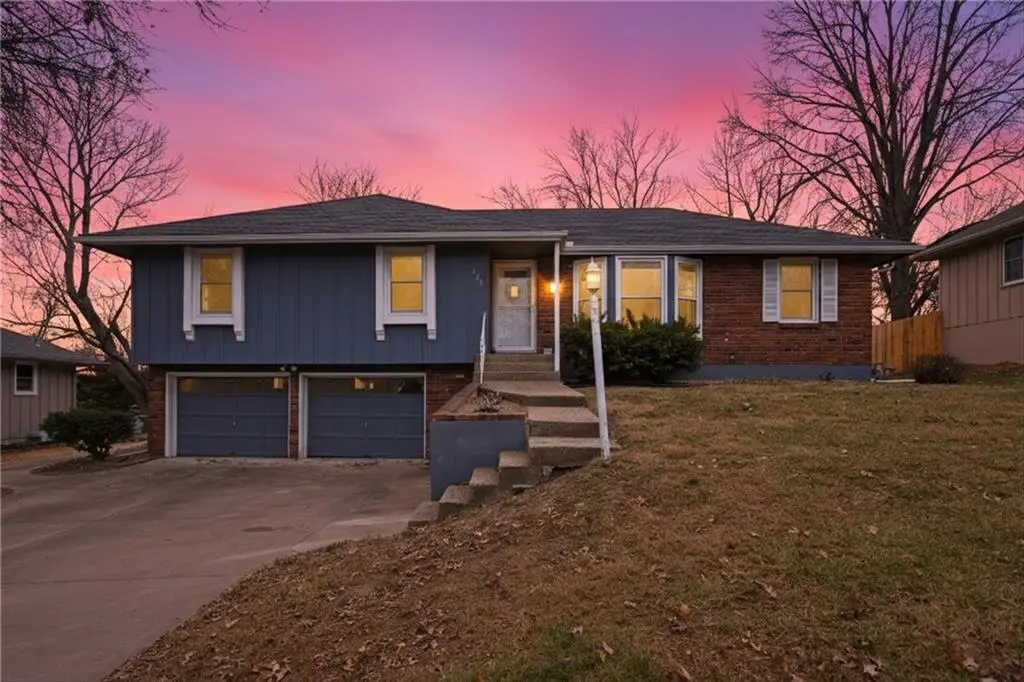 429 Pershing Street, Liberty, MO 64068 - #1