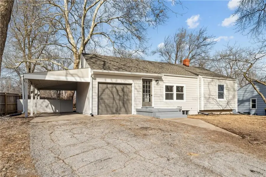 2414 NE 48th Street, Kansas City, MO 64118 - #2