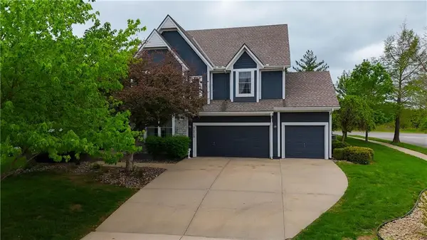 21715 W 100 Terrace, Lenexa, KS 66220
