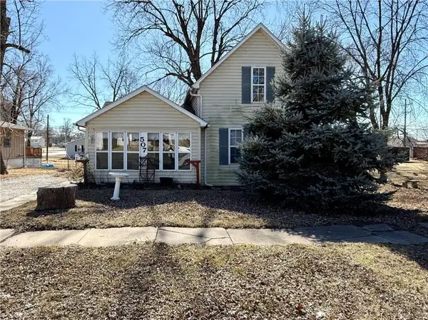 507 W 3rd Street, Cameron, MO 64429