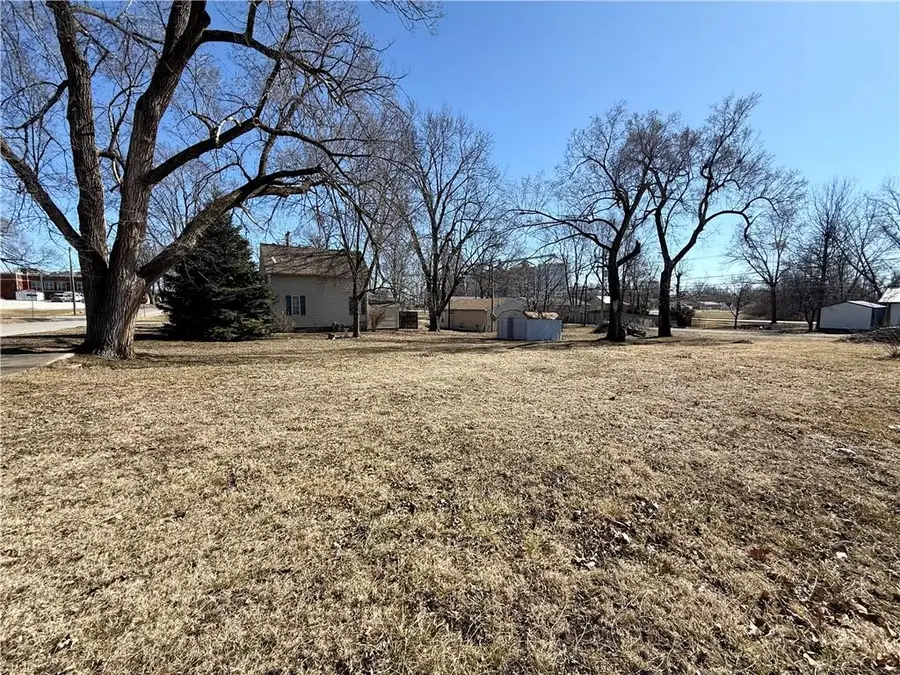 507 W 3rd Street, Cameron, MO 64429 - #2