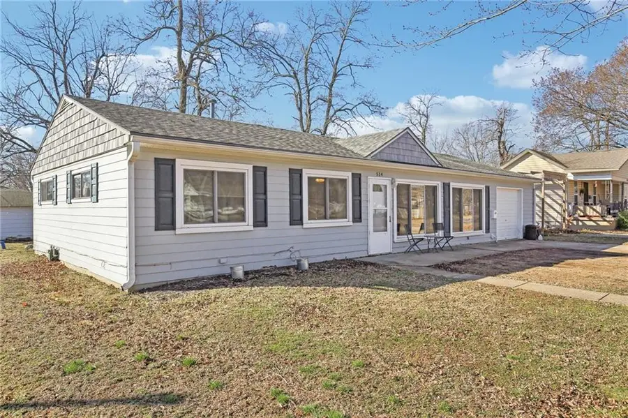 514 E 2nd Avenue, Garnett, KS 66032 - #3