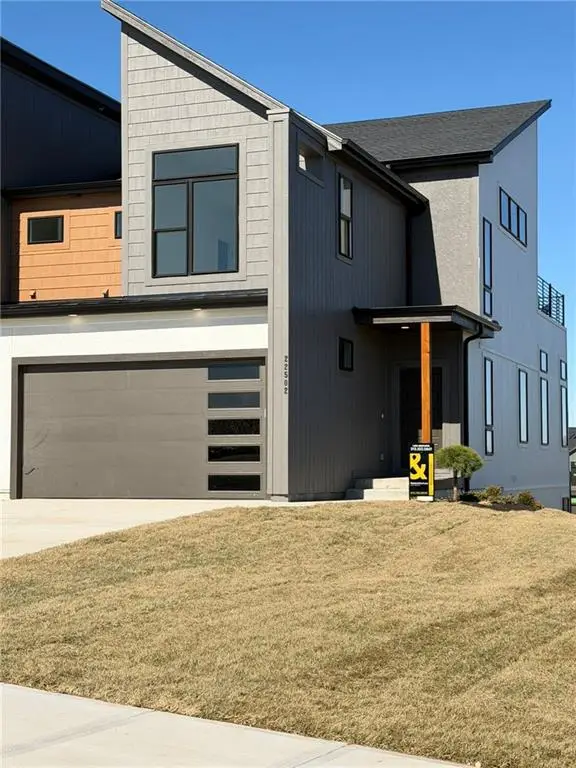 22598 W 93rd Street, Lenexa, KS 66227