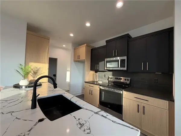 9307 Aminda Street, Lenexa, KS 66227