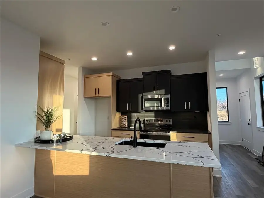 9305 Aminda Street, Lenexa, KS 66227 - #3