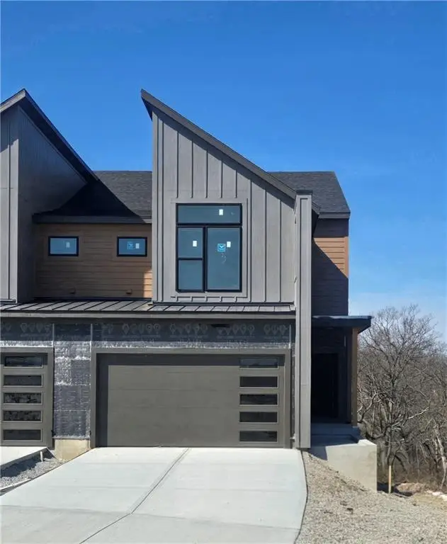 9313 Aminda Street, Lenexa, KS 66227 - #2