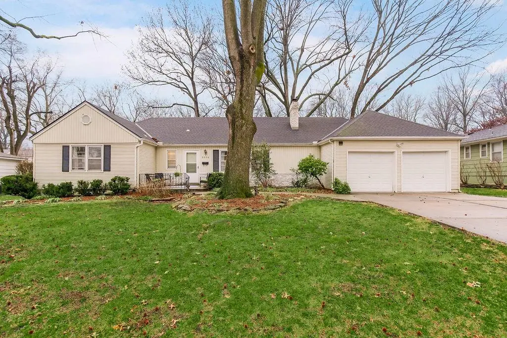 9804 Holly Street, Kansas City, MO 64114 - #1