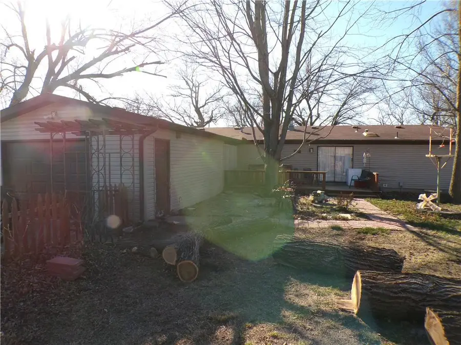 221 South Elm S Elm Street, Iola, KS 66749 - #3