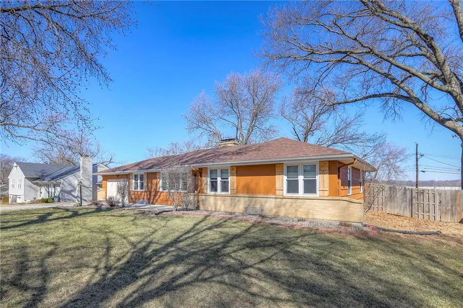 600 W 96th Street, Kansas City, MO 64114 - #2