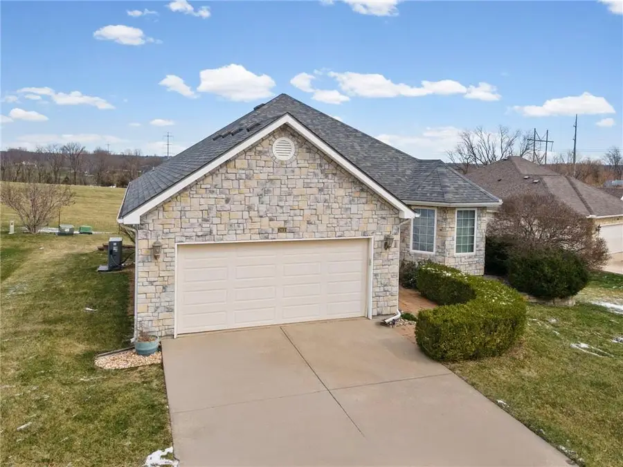 202 Prairie Rose Circle, Smithville, MO 64089 - #2