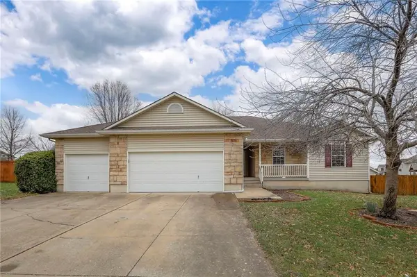 1105 Creekside Court, Raymore, MO 64083
