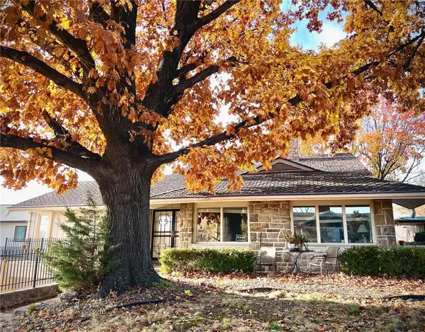 3630 N Briarcliff Road, Kansas City, MO 64116