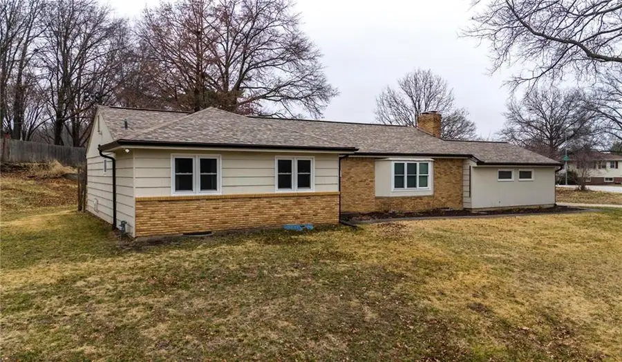 3106 Oakcrest Drive, Kansas City, MO 64151 - #2