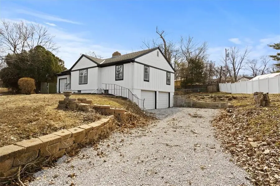 7505 E 130th Street, Grandview, MO 64030 - #3