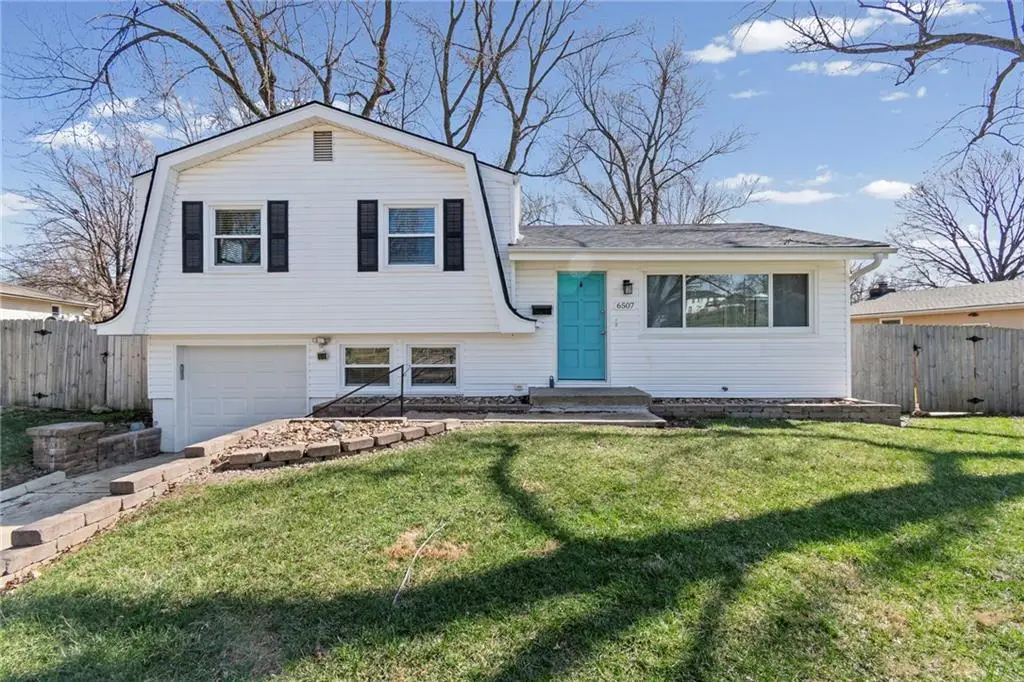 6507 N Walrond Avenue, Gladstone, MO 64119 - #1