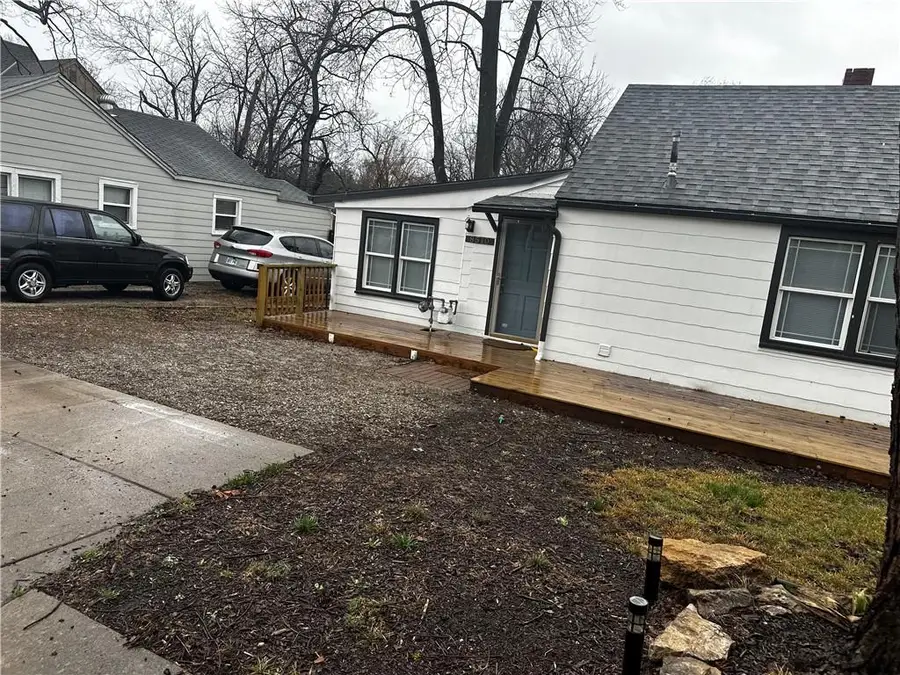 8510 Grandview Lane, Overland Park, KS 66212 - #3