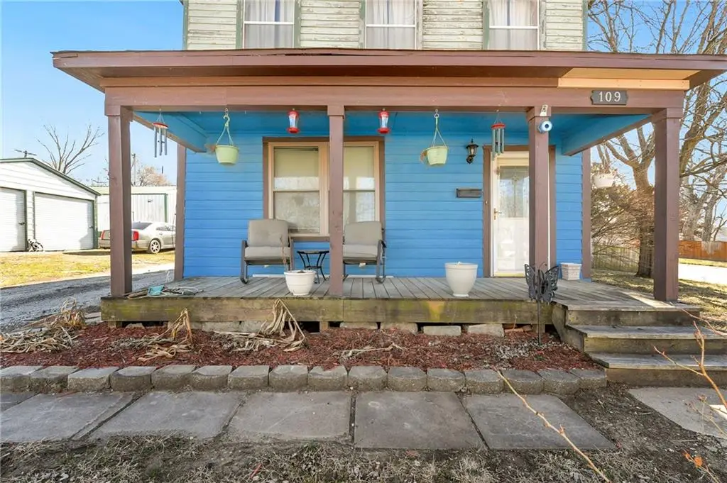 109 W Miami Street Ne, Paola, KS 66071 - #1