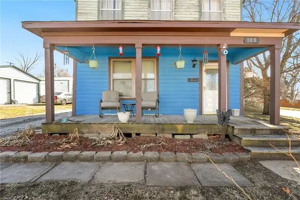 109 W Miami Street Ne, Paola, KS 66071