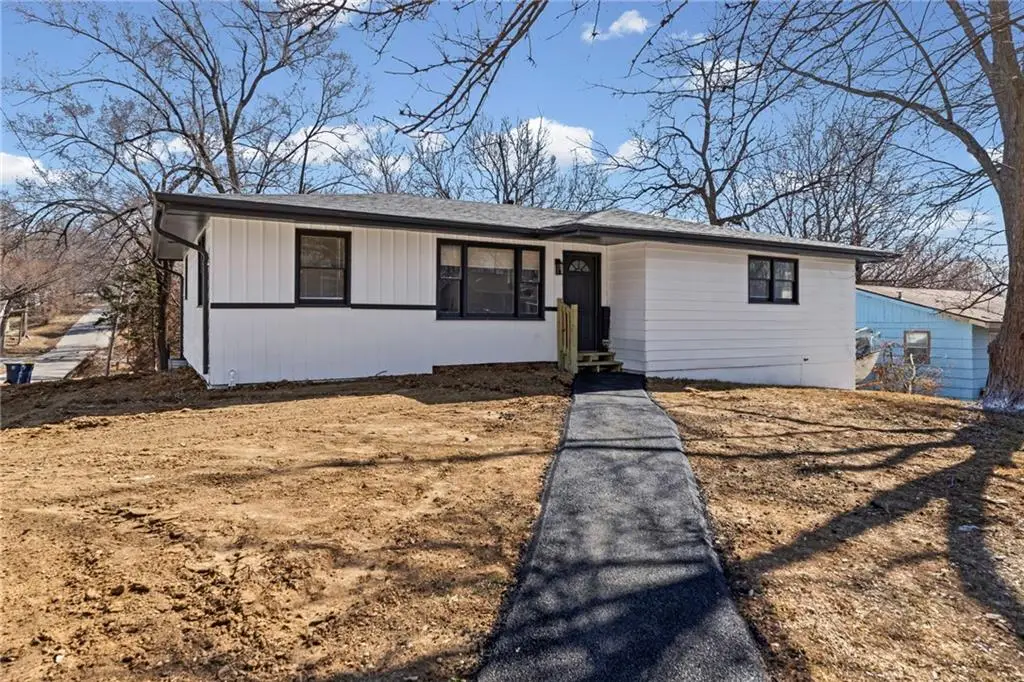 8401 Wayne Avenue, Kansas City, MO 64131 - #1