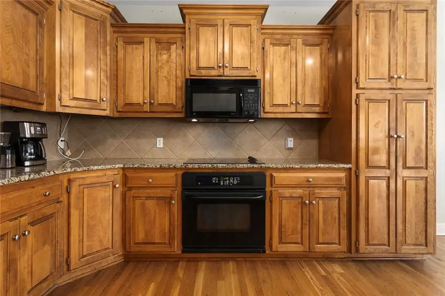 9409 N Laurel Avenue, Kansas City, MO 64157 - #3