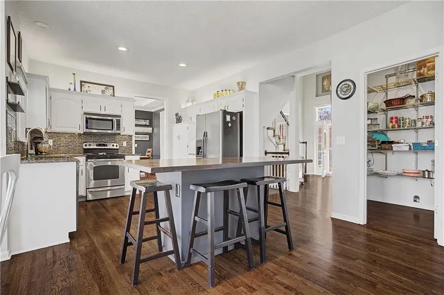 5604 W 152nd Place, Overland Park, KS 66223 - #3