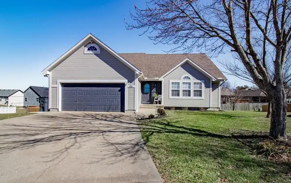 950 NW Maplewood Court, Grain Valley, MO 64029