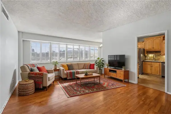 333 W Meyer Boulevard #413, Kansas City, MO 64113